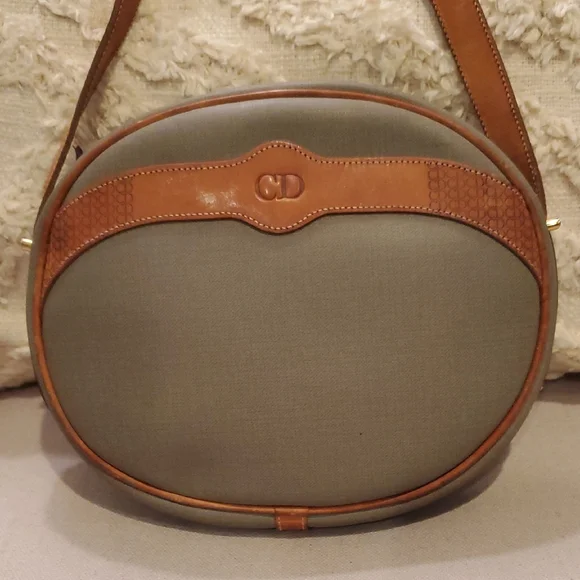 Christian Dior Vintage Crossbody Bag - Picture 5 of 16